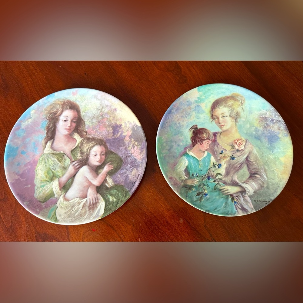 Porcelaine de Limoges, France Decorative Plates—Collectibles—Set of 2